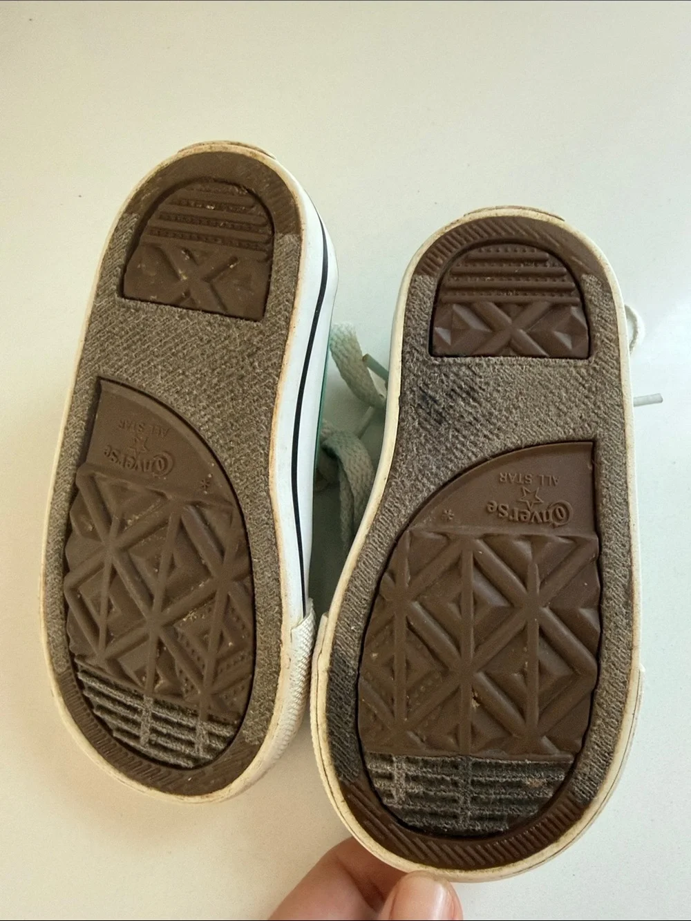 Converse Toddler Low-Top Sneakers in Green size 6